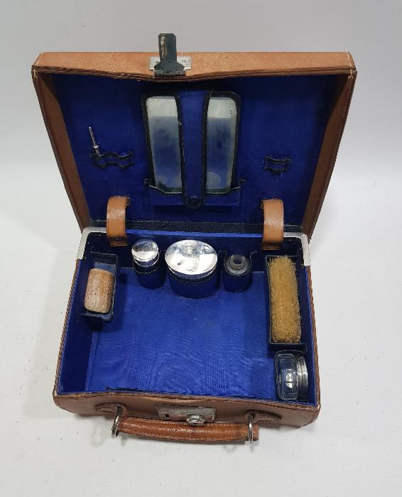 ORİJİNAL KUTUSUNDA ANTİKA ERKEK SEYAHAT SETİ