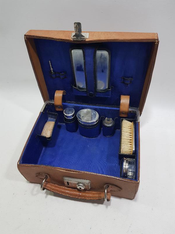 ORİJİNAL KUTUSUNDA ANTİKA ERKEK SEYAHAT SETİ