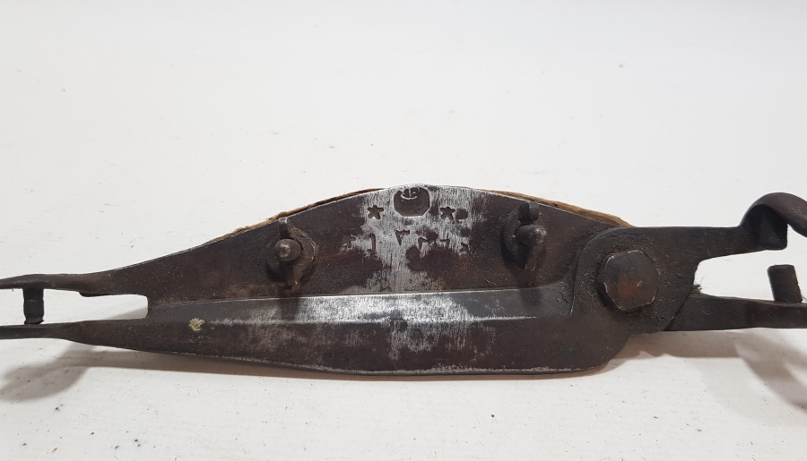 OSMANLICA YAZILI VE TARİHLİ HALI MAKASI