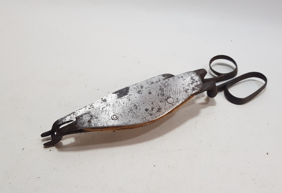 OSMANLICA YAZILI VE TARİHLİ HALI MAKASI