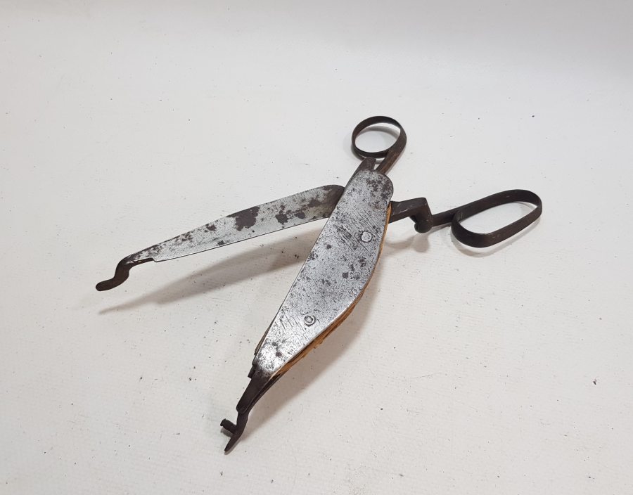 OSMANLICA YAZILI VE TARİHLİ HALI MAKASI