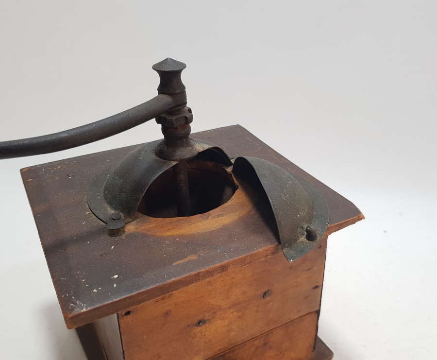 OSMANLI DÖNEMİ AHŞAP KAHVE DEĞİRMENİ