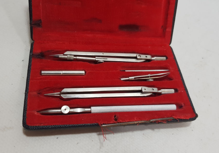 ORJİNAL KUTUSUNDA ÇEKOSLAVAK PERGEL TAKIMI