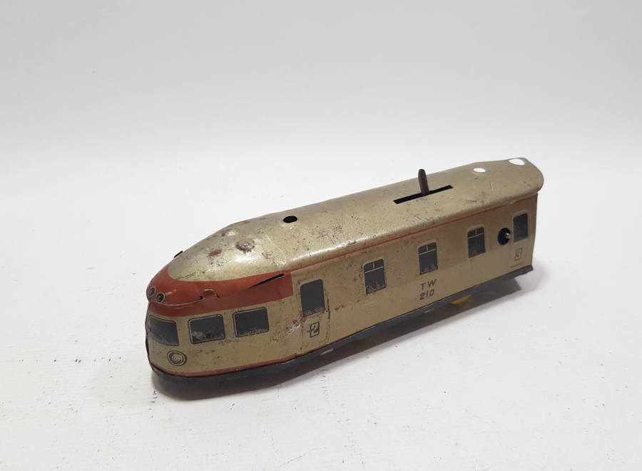 ANTİKA OYUNCAK TENEKE TREN LOKOMOTİFİ