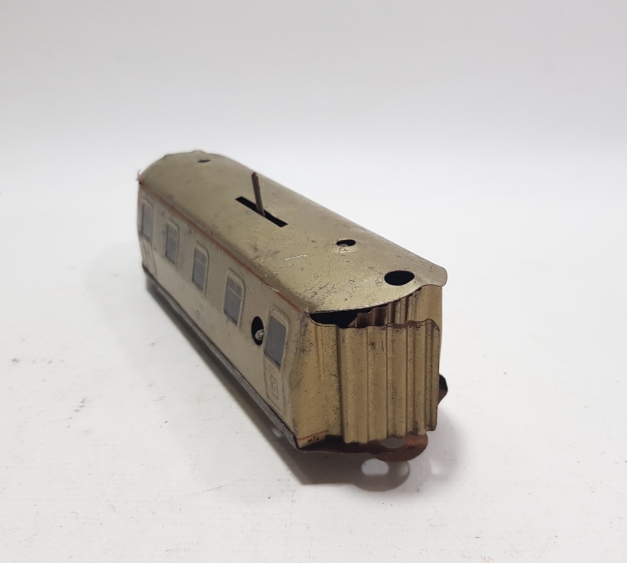 ANTİKA OYUNCAK TENEKE TREN LOKOMOTİFİ