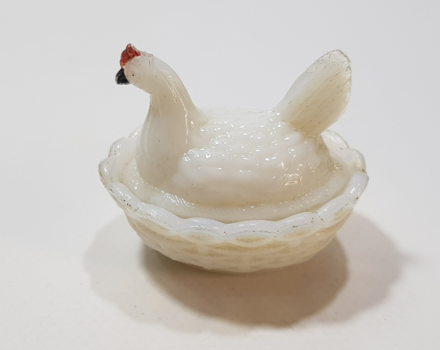 YUMURTLAYAN TAVUK TEMALI MİNİ OPAL ŞEKERLİK