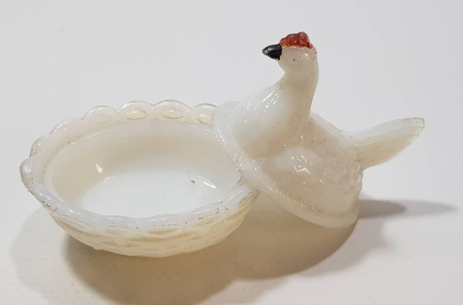 YUMURTLAYAN TAVUK TEMALI MİNİ OPAL ŞEKERLİK