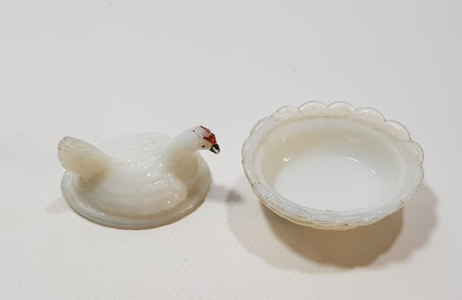 YUMURTLAYAN TAVUK TEMALI MİNİ OPAL ŞEKERLİK