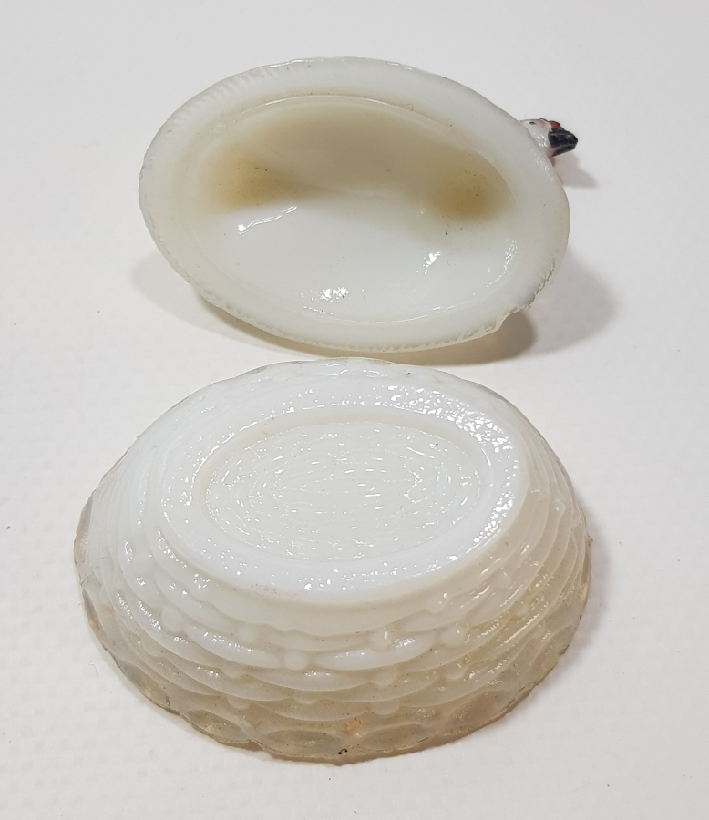 YUMURTLAYAN TAVUK TEMALI MİNİ OPAL ŞEKERLİK