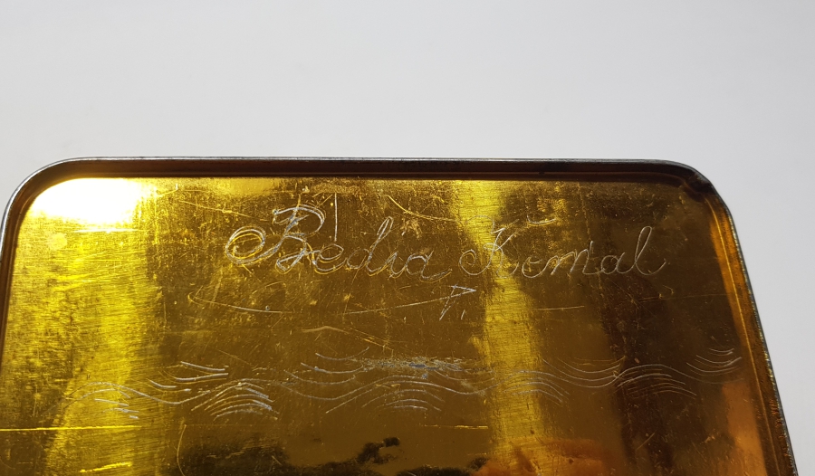 OSMANLICA YAZILI ALBAYRAK ÇAY KUTUSU