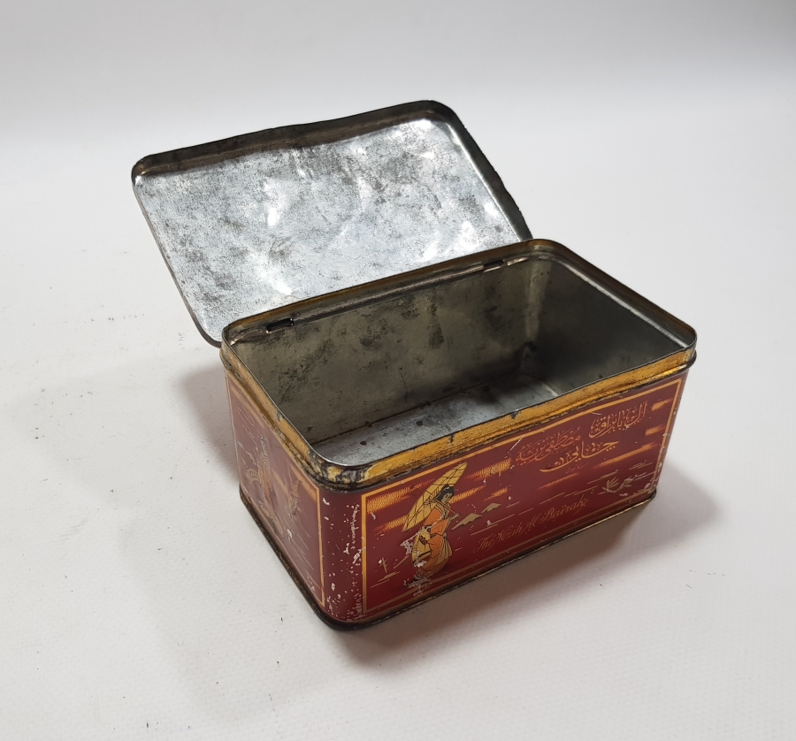 OSMANLICA YAZILI ALBAYRAK ÇAY KUTUSU