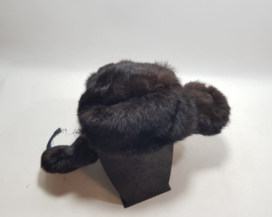 AYI POSTUNDAN YAPILMIŞ ANTİKA ŞAPKA