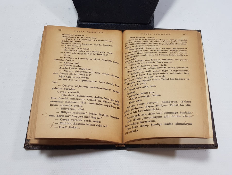 İLK BASKI KİTAP: NAZIM HİKMET - YEŞİL ELMALAR