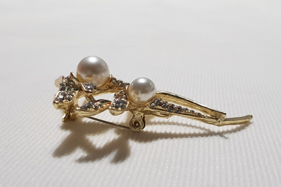 YUSUFÇUK FORMLU MİNELİ BROŞ