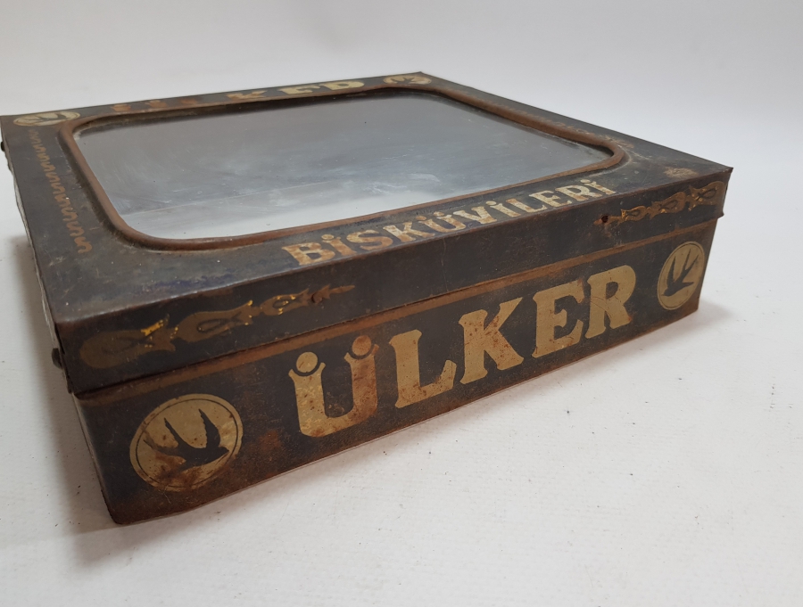 ESKİ BAKKALİYE: ÜLKER BİSKÜVİLERİ KUTUSU KAPAĞI