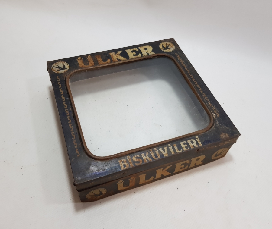 ESKİ BAKKALİYE: ÜLKER BİSKÜVİLERİ KUTUSU KAPAĞI