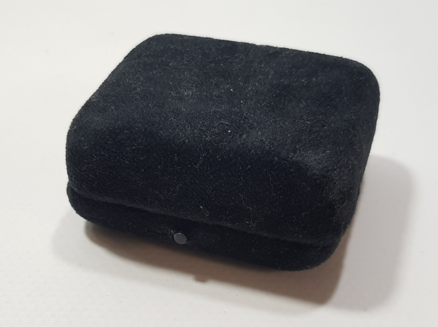 OSMANLI DÖNEMİ ÜZERİ TAŞLARLA SÜSLÜ HAÇ FORMLU GÜMÜŞ KÜPE