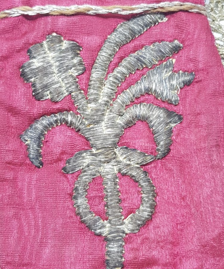 OSMANLI DÖNEMİ GÜMÜŞ SIRMA İŞLEMELİ İPEK PARA KESESİ