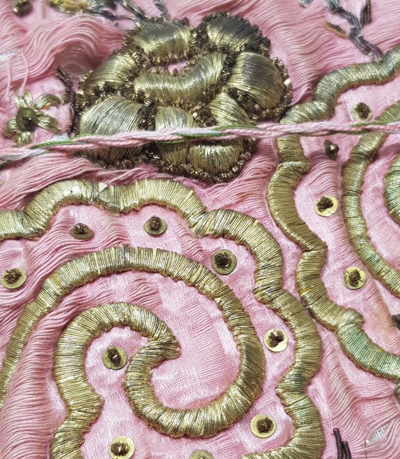 OSMANLI DÖNEMİ ALTIN SIRMA İŞÇİLİKLİ YATIK İŞ GELİN GELİN KESESİ