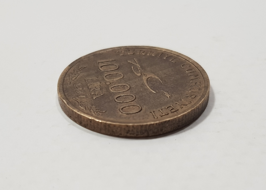 8,30 GRAM AĞIRLIKTA 1999 TARİHLİ NADİR EROR 100.000 LİRA