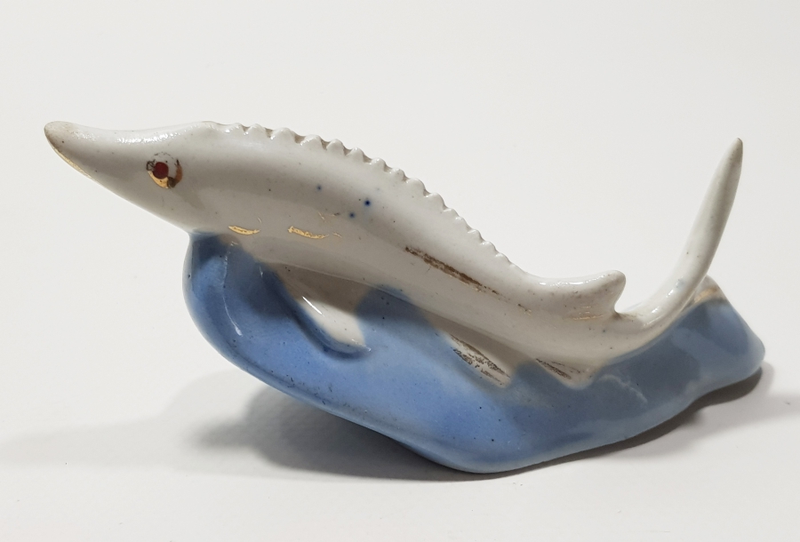 ANTİKA MERSİN BALIĞI FORMLU PORSELEN BİBLO