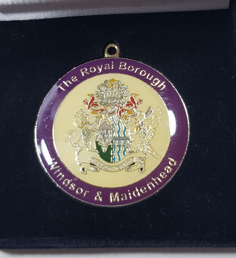 ORJİNAL KUTUSU İÇİNDE THE ROYAL BOROUGH MADALYON