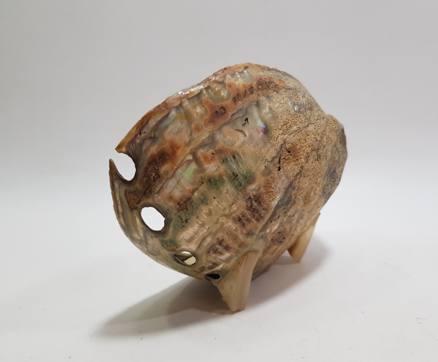 DENİZ KABUĞUNUN İÇİNE YAPILMIŞ SEDEFTEN MAMUL MESCİDİ AKSA GÖRSELLİ MASA ÜSTÜ PANOSU