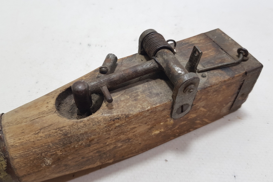 OSMANLI DÖNEMİ NADİR FORMDA KÖSTEBEK TABANCASI