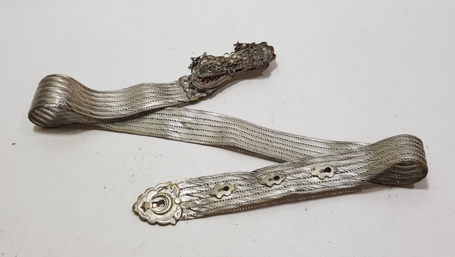 MEŞRUTİYET DÖNEMİ TRABZON İŞİ HASIR ÖRME MEŞRUTİYET SANCAKLI GÜMÜŞ KAPLAMA GELİN KEMERİ