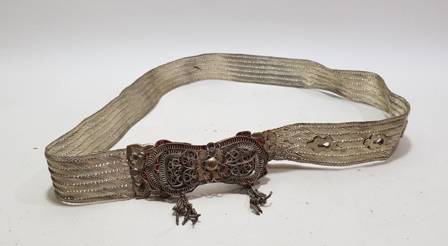 MEŞRUTİYET DÖNEMİ TRABZON İŞİ HASIR ÖRME MEŞRUTİYET SANCAKLI GÜMÜŞ KAPLAMA GELİN KEMERİ