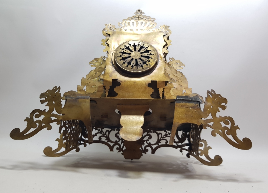 OSMANLI DÖNEMİ KARTAL VE KAPLAN FİGÜRLÜ TESTERE İŞÇİLİKLİ DEV BOY ŞÖMİNE SAATİ