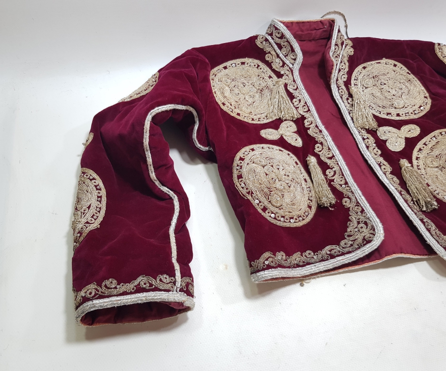 OSMANLI DÖNEMİ KÜTAHYA YÖRESİ ÇİL KONDİSYONDA PÜSKÜLLÜ GELİN CEPKENİ