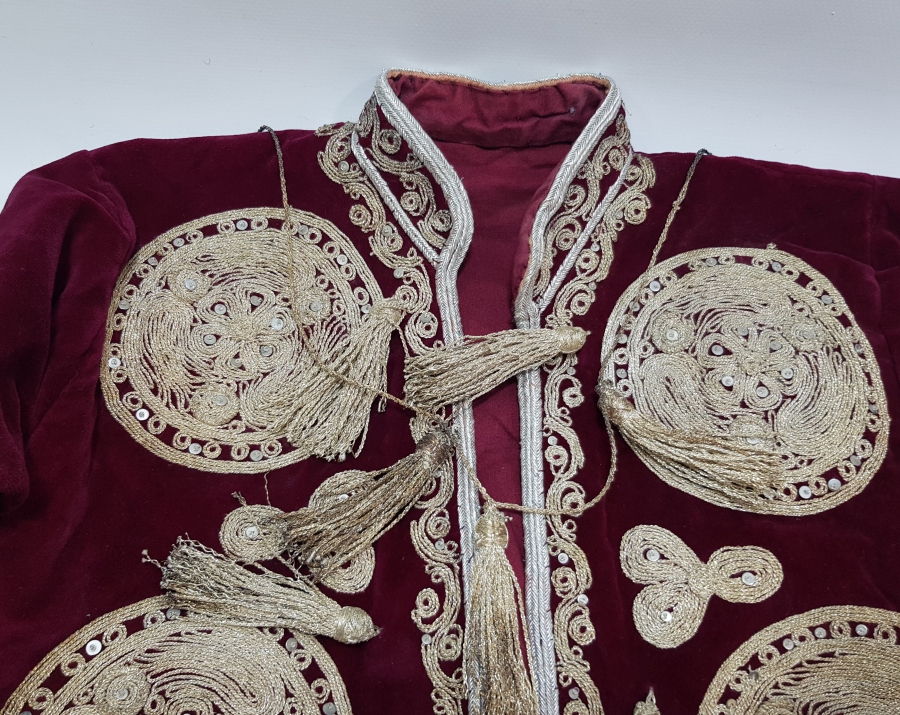 OSMANLI DÖNEMİ KÜTAHYA YÖRESİ ÇİL KONDİSYONDA PÜSKÜLLÜ GELİN CEPKENİ