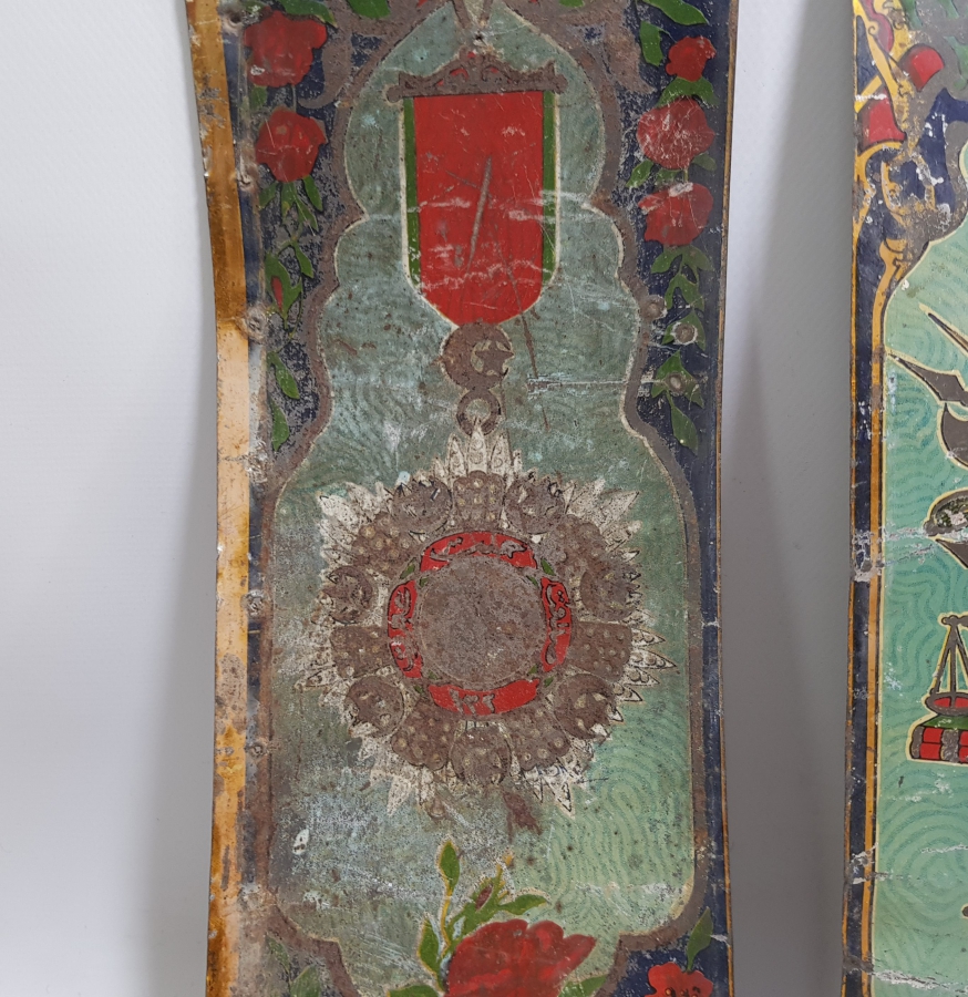 ÜZERİNDE OSMANLI DEVLET ARMASI VE OSMANLI NİŞANLARI GÖRSELİ BULUNAN ÇOK NADİR SANDIK ÖNÜ PARÇALARI