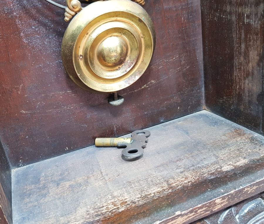 OSMANLI DÖNEMİ NADİR FORMDA BÜYÜK BOY MASA VE DUVAR SAATİ