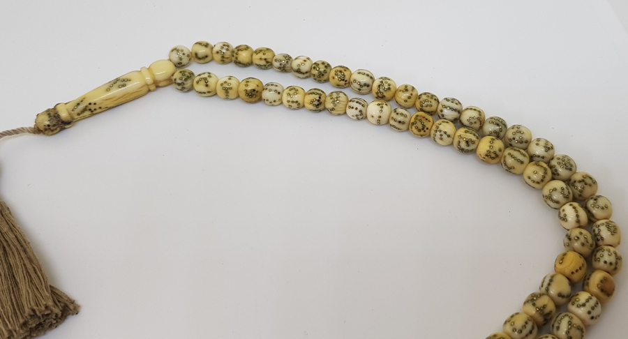 OSMANLI DÖNEMİ FİL DİŞİNDEN MAMUL ÜZERİNDE ESMA ÜL HÜSNA NIN İSİMLERİNİN YAZILI OLDUĞU ÇOK NADİR NAMAZ TESPİHİ - ZİKİR TESPİHİ