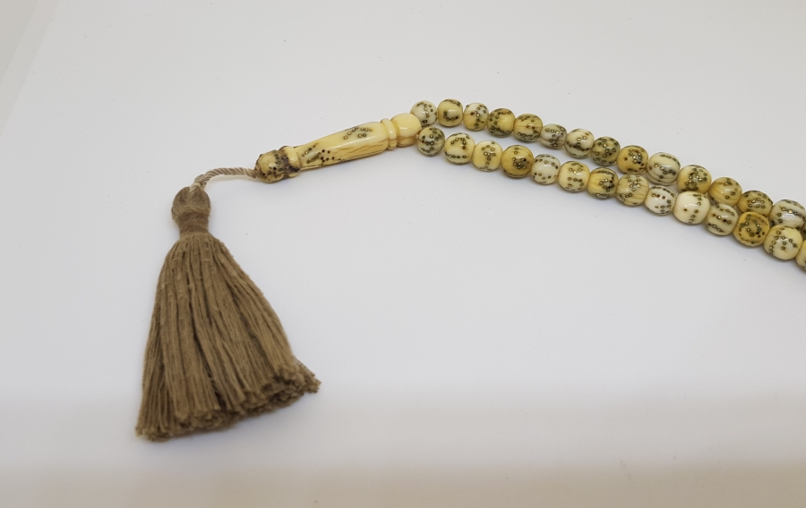 OSMANLI DÖNEMİ FİL DİŞİNDEN MAMUL ÜZERİNDE ESMA ÜL HÜSNA NIN İSİMLERİNİN YAZILI OLDUĞU ÇOK NADİR NAMAZ TESPİHİ - ZİKİR TESPİHİ