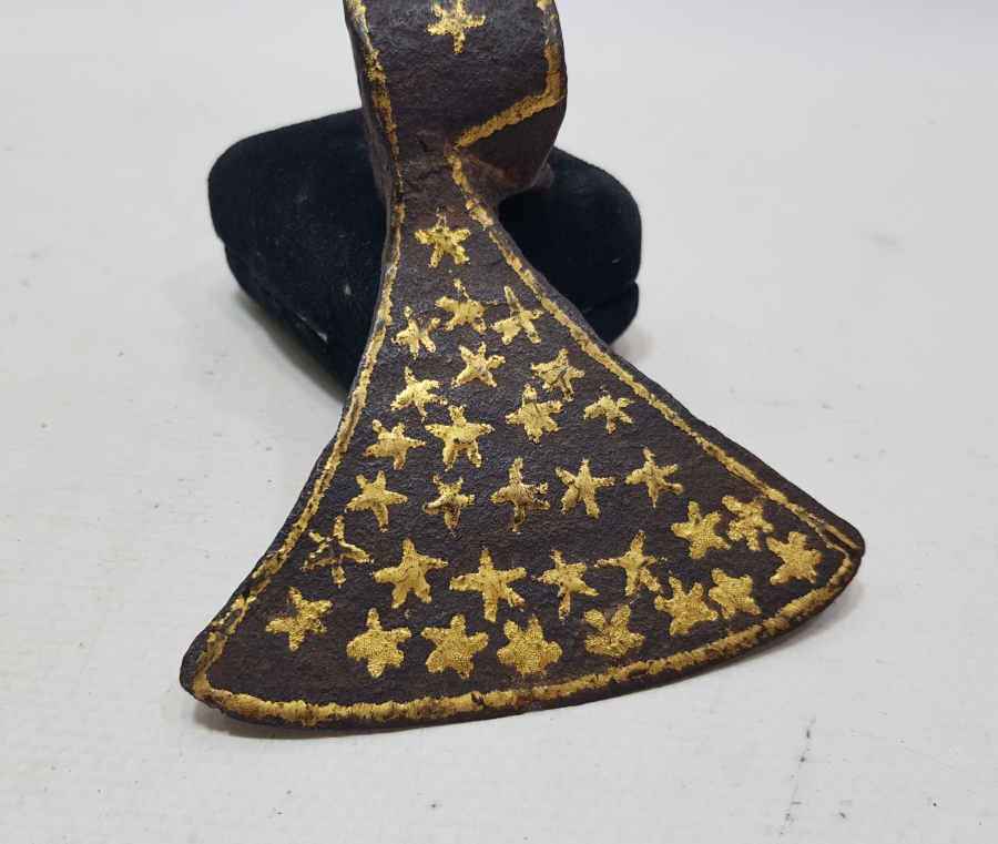 OSMANLI DÖNEMİ ÜZERİ ALTIN ÇAKMA İŞÇİLİKLİ ÇOK NADİR YENİÇERİ SAVAŞ BALTASI