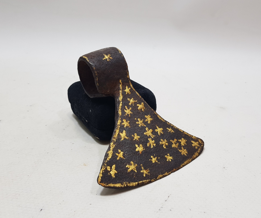 OSMANLI DÖNEMİ ÜZERİ ALTIN ÇAKMA İŞÇİLİKLİ ÇOK NADİR YENİÇERİ SAVAŞ BALTASI