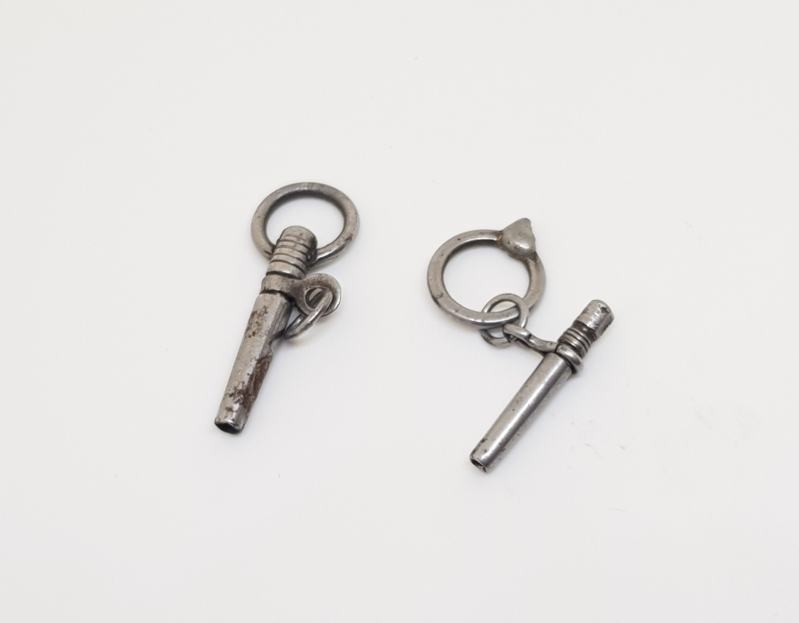 OSMANLI DÖNEMİ EL YAPIMI İKİ ADET CEP SAATİ ANAHTARI