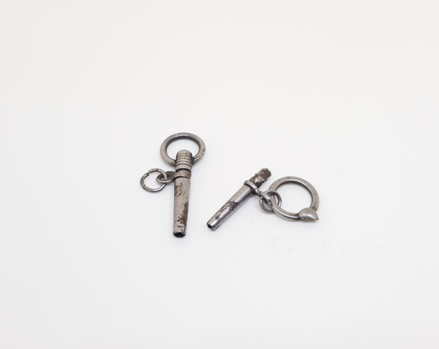 OSMANLI DÖNEMİ EL YAPIMI İKİ ADET CEP SAATİ ANAHTARI