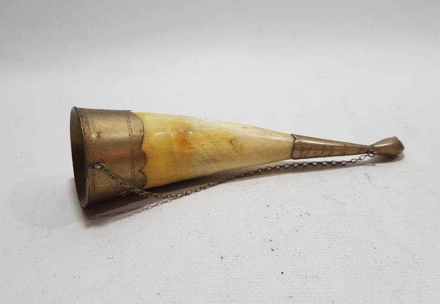 ÜZERİ KALEM İŞÇİLİKLİ ANTİKA RUS BOYNUZ KADEH