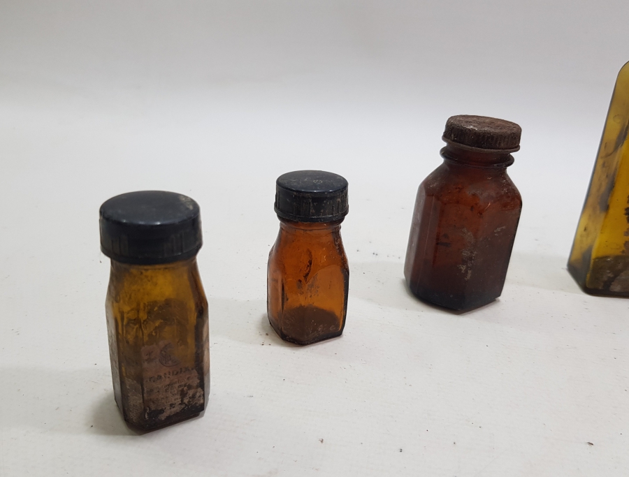 ECZACILIK TARİHİ - ANTİKA CAM İLAÇ ŞİŞESİ LOTU