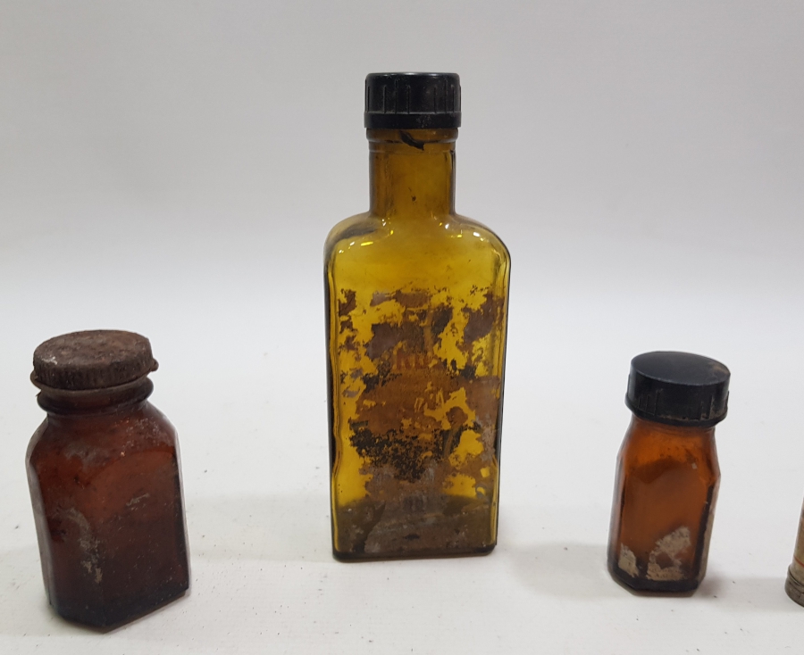 ECZACILIK TARİHİ - ANTİKA CAM İLAÇ ŞİŞESİ LOTU