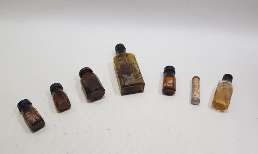 ECZACILIK TARİHİ - ANTİKA CAM İLAÇ ŞİŞESİ LOTU