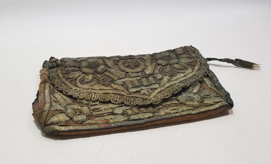 OSMANLI DÖNEMİ AY YILDIZLI VE GÜMÜŞ SIRMA İŞÇİLİKLİ KUR AN-I KERİM KABI