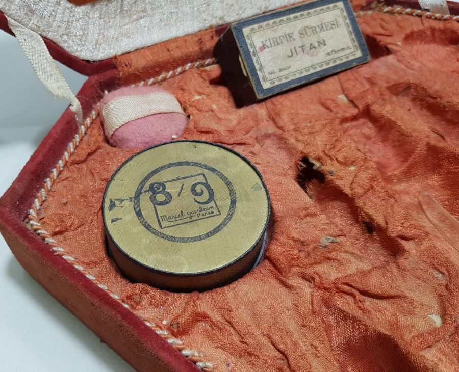 ORİJİNAL KUTUSUNDA 1900  BAŞLARI ANTİKA BAKIM SETİ