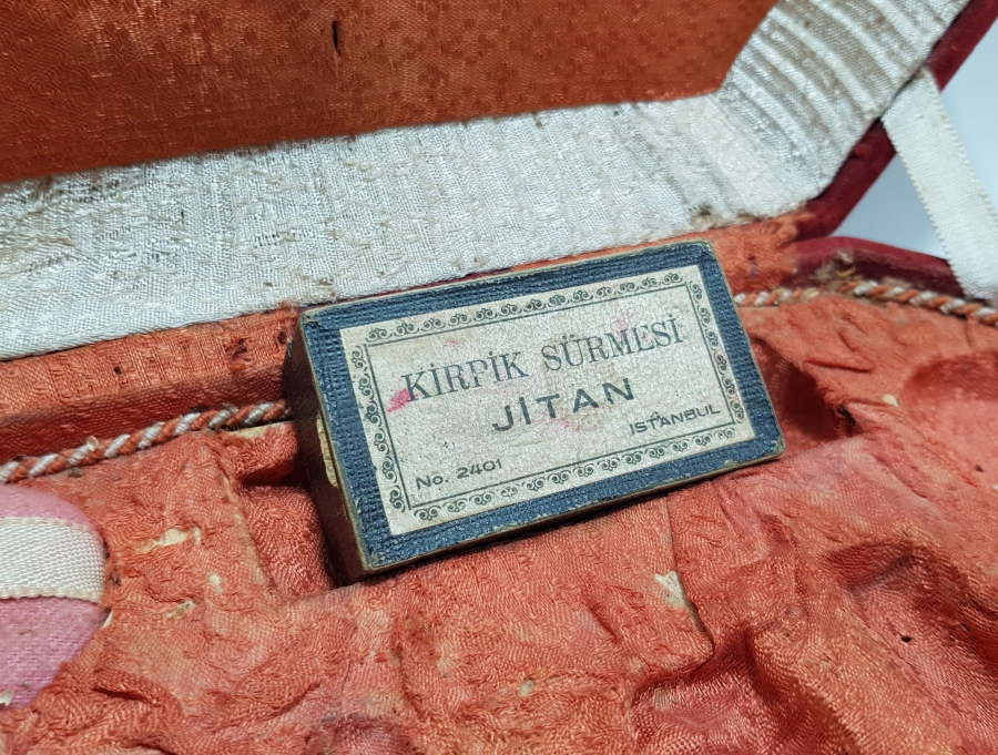 ORİJİNAL KUTUSUNDA 1900  BAŞLARI ANTİKA BAKIM SETİ