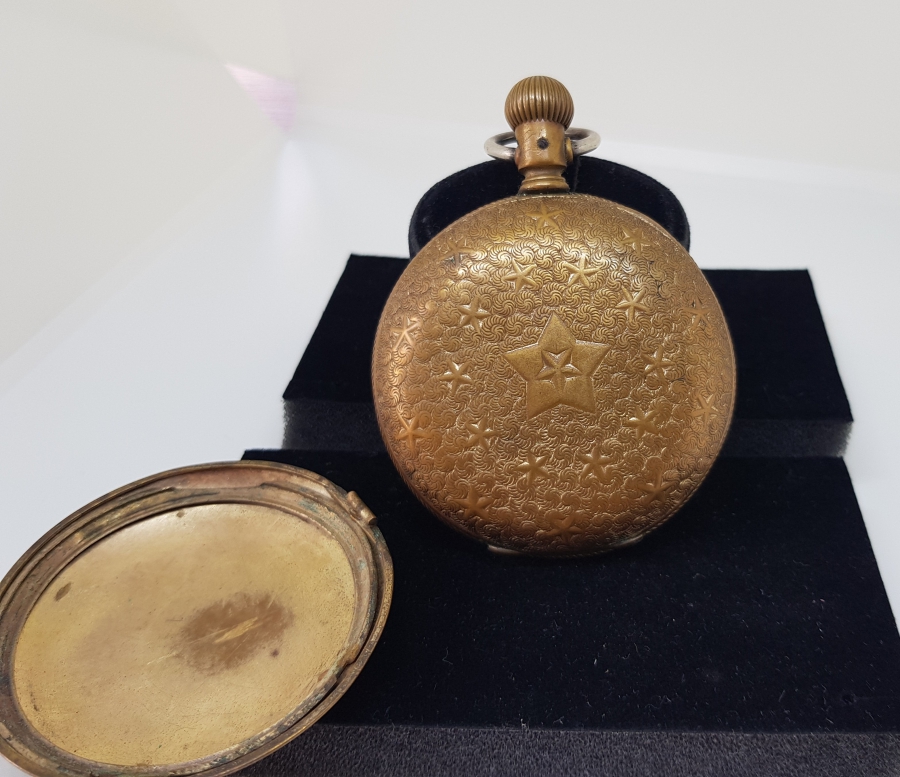 HALİYLE KONDİSYONDA ALTIN KAPLAMA 1900 BAŞLARI AMERİKAN CEP SAATİ