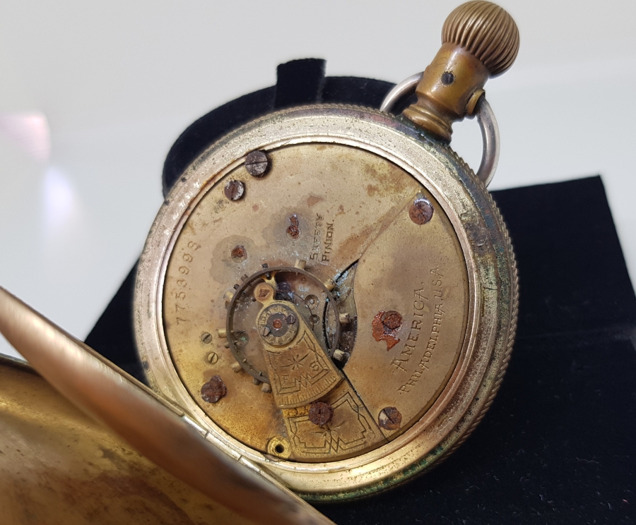 HALİYLE KONDİSYONDA ALTIN KAPLAMA 1900 BAŞLARI AMERİKAN CEP SAATİ